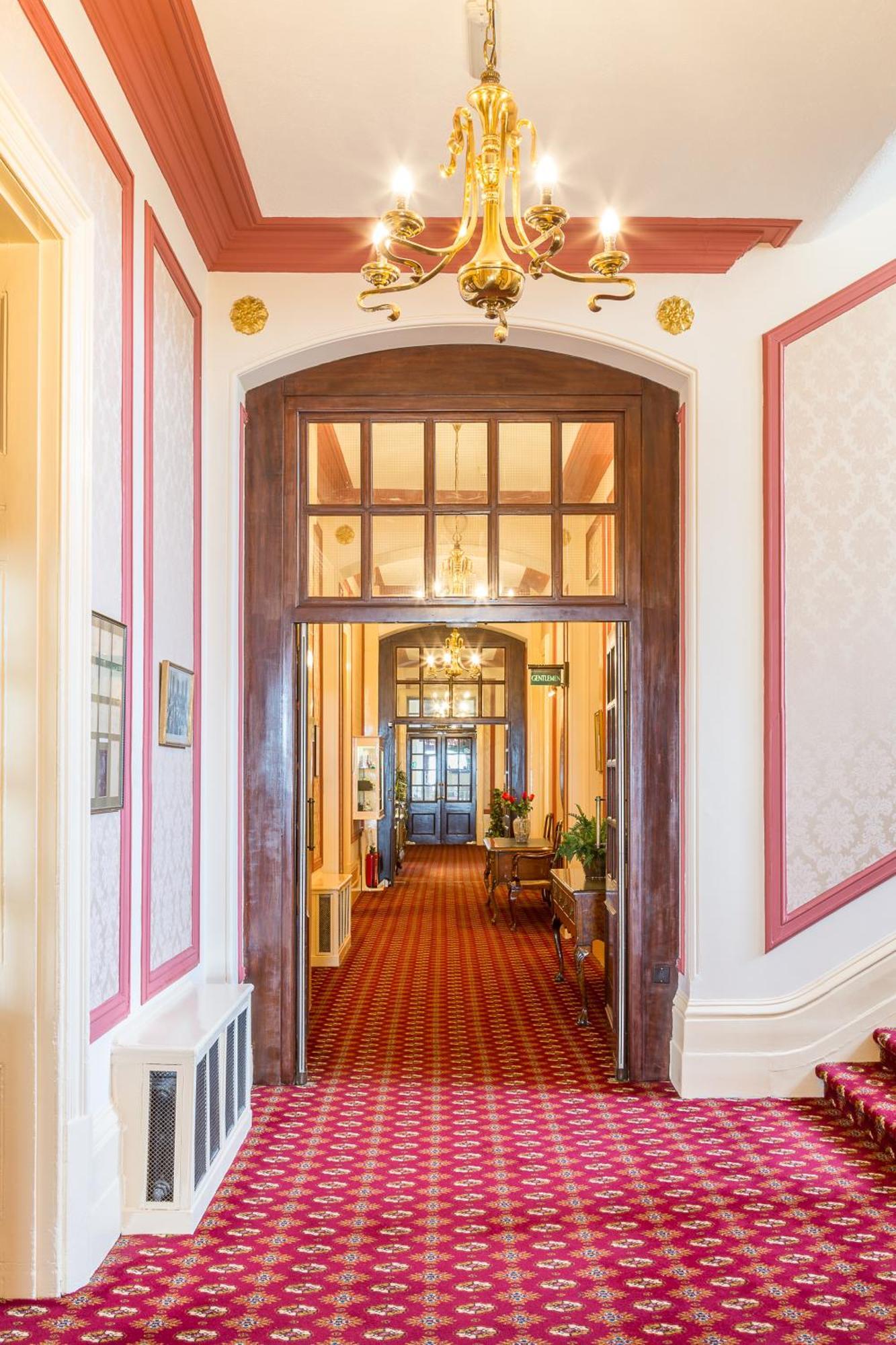 Queens Hotel Eastbourne Exterior photo